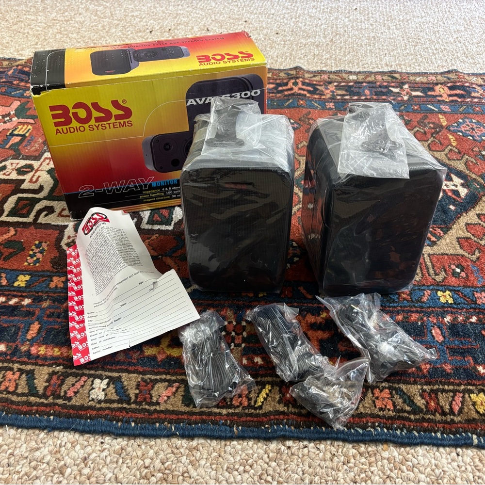 NEW Boss Audio Systems AVA-6300 2 Way Monitor Style Box Speakers
